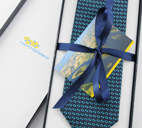 Von Teamoutfit bis Firmengeschenk: So machen Accessoires den Unterschied